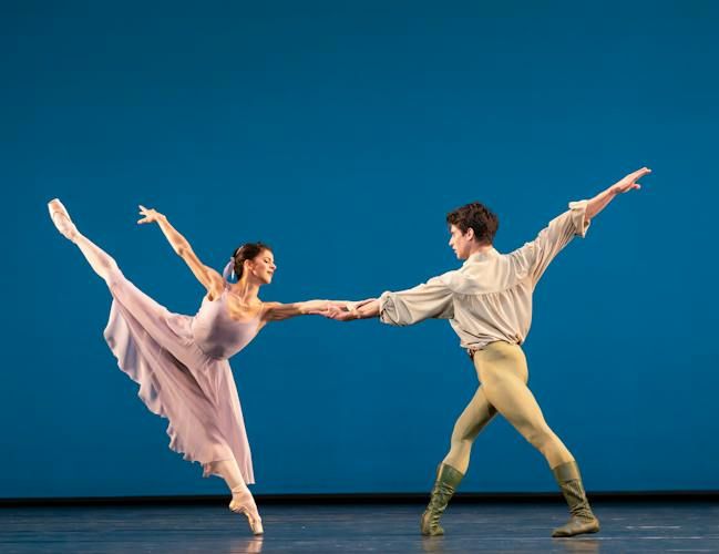 Visionaries: Robbins and MacMillan (Dances at a Gathering / Song of the Earth) - The Royal Ballet