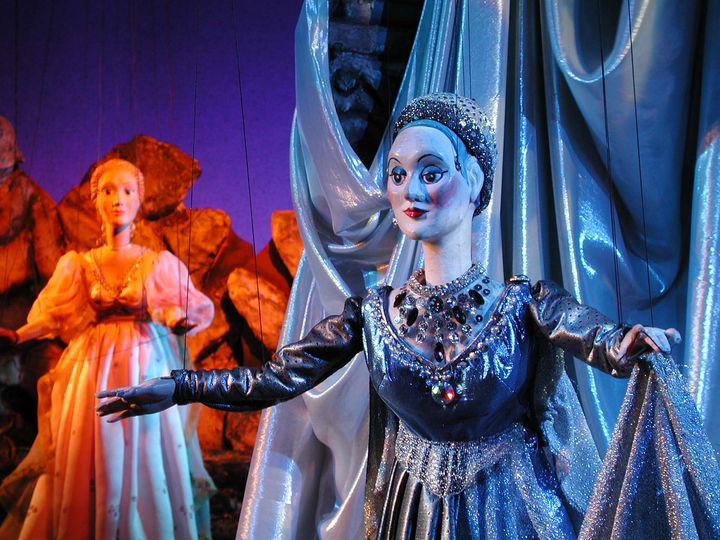 Die Kinderzauberflöte: Mozart guides children through his opera (marionettes)